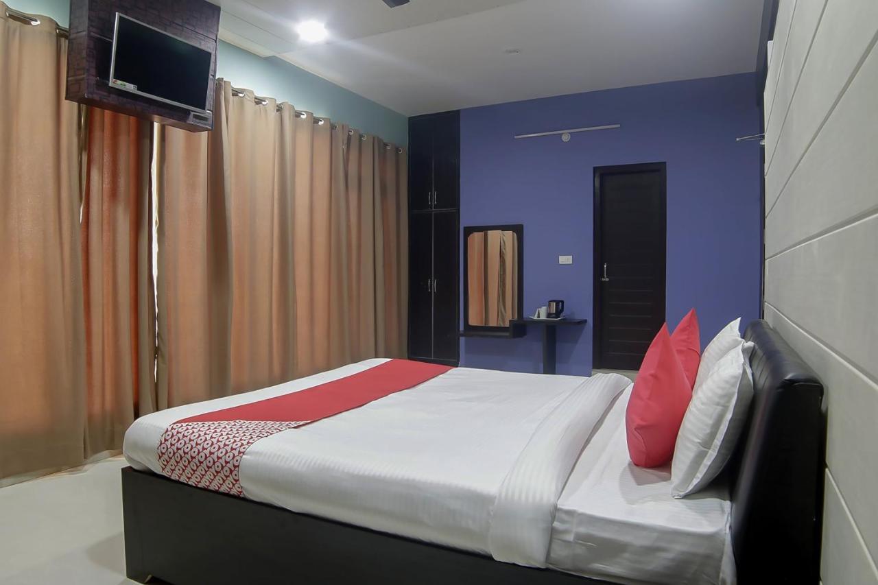 Oyo 30488 Satkar Hotel Pithorāgarh Exterior foto